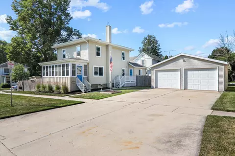 148 E Harrison Ave, Columbus, WI 53925