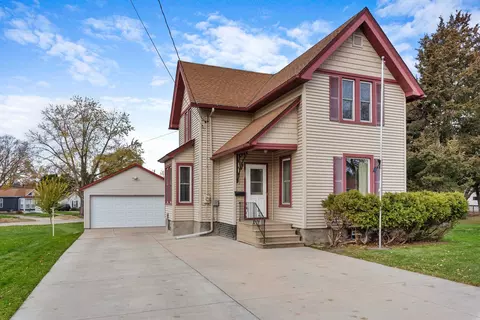 512 N Lincoln Ave, Beaver Dam, WI 53916