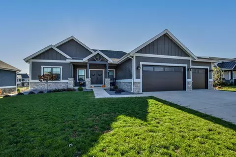 1024 Golden Ln, Waunakee, WI 53597