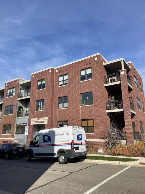 107 Sutherland Ct #324, Madison, WI 53704