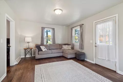 103 S Clear Lake Ave, Milton, WI 53563