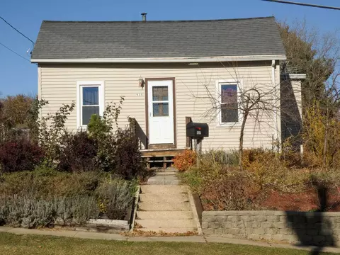 950 E Mineral St, Platteville, WI 53818