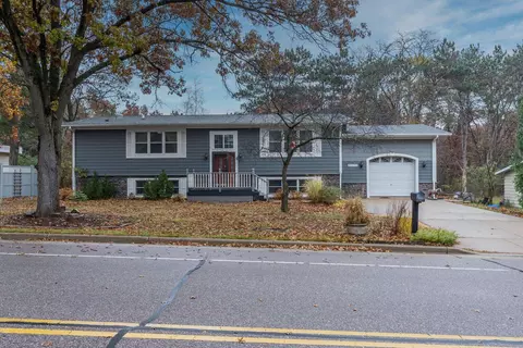 229 Pilgrim Dr, Wisconsin Dells, WI 53965