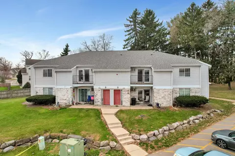 1106 Whispering Pines Way, Fitchburg, WI 53713