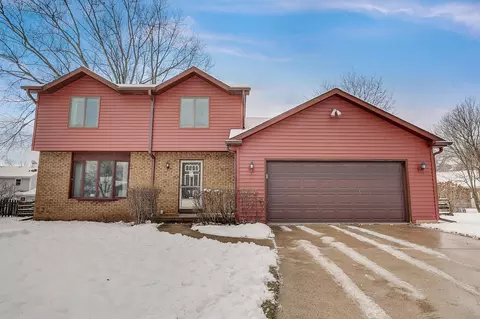 5705 Smithfield Cir, Fitchburg, WI 53719