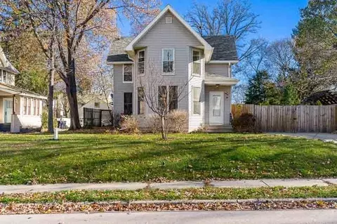 445 Forest Park Blvd, Janesville, WI 53545