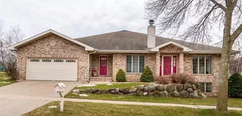 6101 Cottontail Trl, Madison, WI 53718