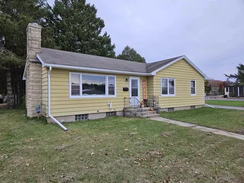734 N Webb Ave, Reedsburg, WI 53959