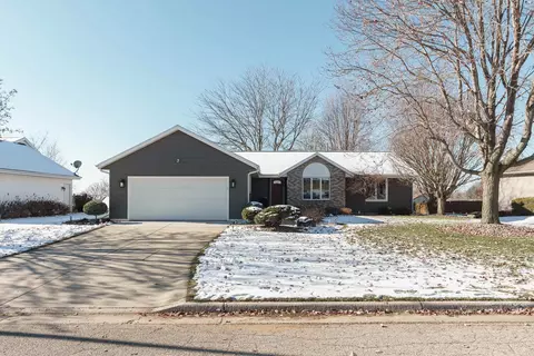 203 Red Apple Dr, Janesville, WI 53548