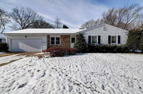 1106 Hathaway Dr, Madison, WI 53711