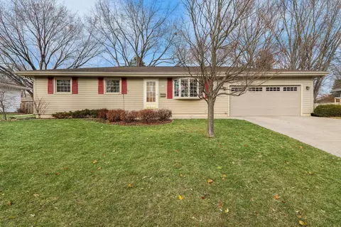 389 E Lincoln St, Oregon, WI 53575