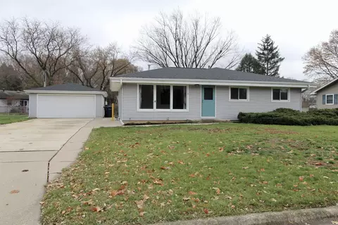 3136 Royal Rd, Janesville, WI 53546