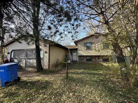 1867 Spring Rd, Stoughton, WI 53589