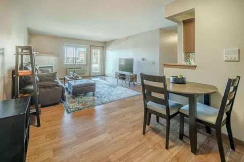 1901 Carns Dr #101, Madison, WI 53719