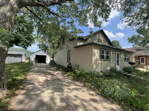222 N Michigan St, Prairie Du Chien, WI 53821