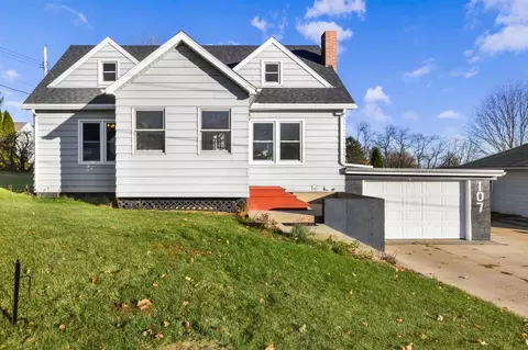 107 S Rogers St, Dodgeville, WI 53533