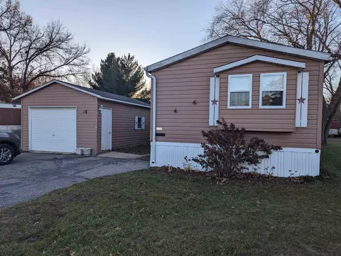 319 New Lisbon Ests E, New Lisbon, WI 53950