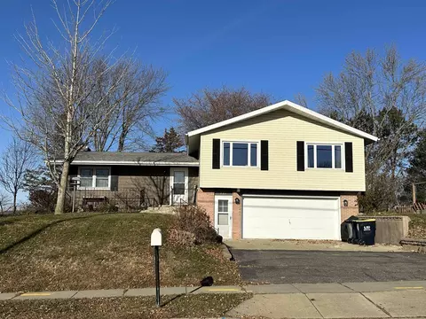 721 Grove St, Mauston, WI 53948
