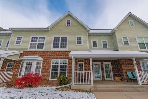 1047 Providence St, Sun Prairie, WI 53590