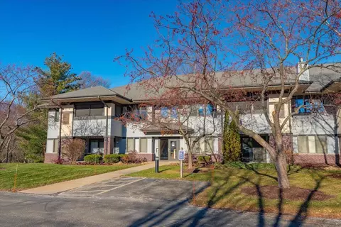3018 Yarmouth Greenway Dr #203, Fitchburg, WI 53711