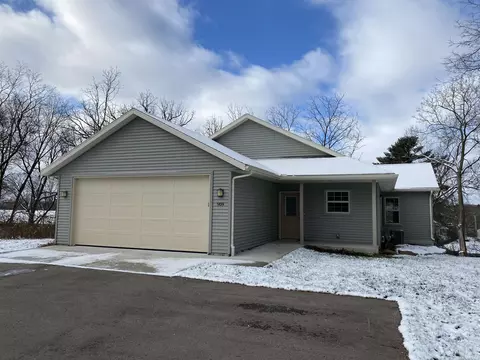 901 Sutherland Ave, Janesville, WI 53545