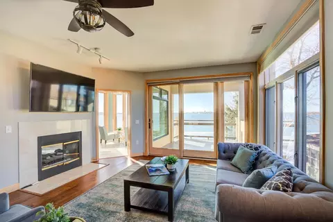 3939 Monona Dr #302, Monona, WI 53716