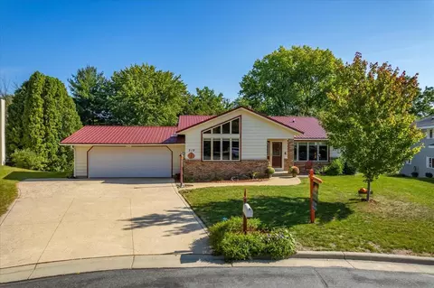 319 Thompson St, Verona, WI 53593