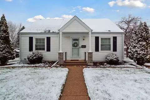 921 Benton Ave, Janesville, WI 53545