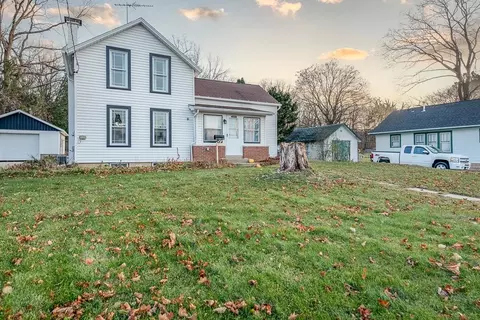 707 S Main St, Edgerton, WI 53534
