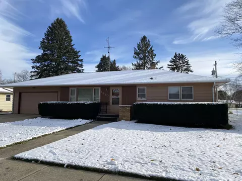 2440 Rutledge Ave, Janesville, WI 53545