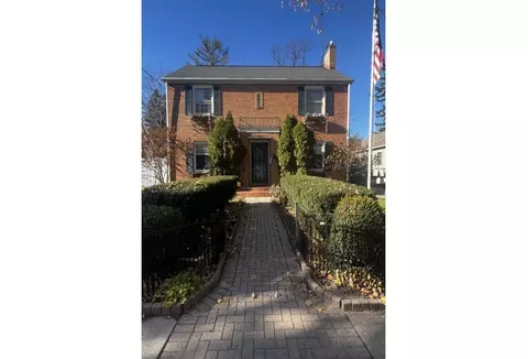 812 S 9th St, Watertown, WI 53094