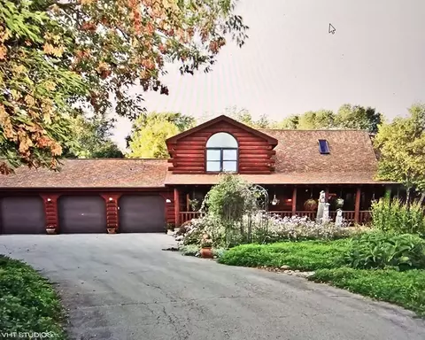 3654 Red Oak Ct, Hubertus, WI 53033
