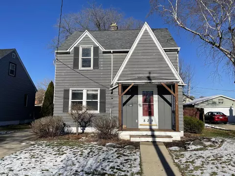 829 Blaine Ave, Janesville, WI 53545