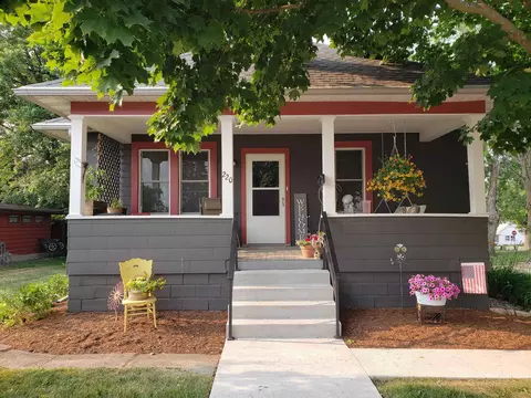 220 E Merrimac St, Dodgeville, WI 53533
