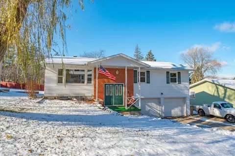 2706 Golden Gate Way, Madison, WI 53713