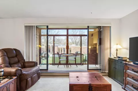 325 S Yellowstone Dr #122, Madison, WI 53705