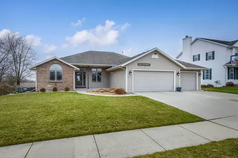 821 N Waveland Rd, Janesville, WI 53548