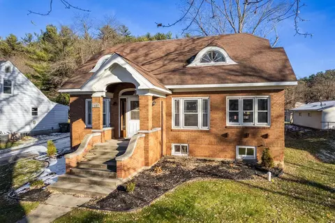 115 S East St, Wonewoc, WI 53968