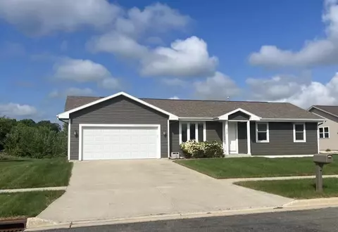 1328 Savannah Woods Dr, Edgerton, WI 53534