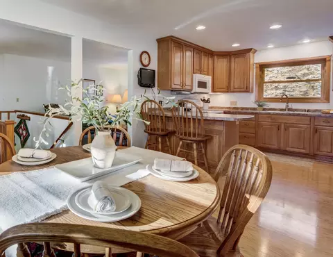 w8002 Whitetail Drive, Pardeeville, WI 53954