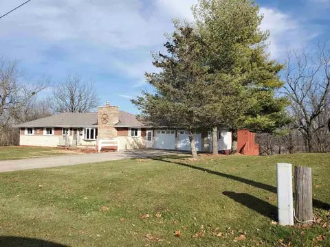 488 E Dale St, Browntown, WI 53522