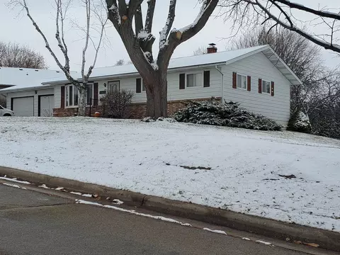 806 10th Ave, New Glarus, WI 53574