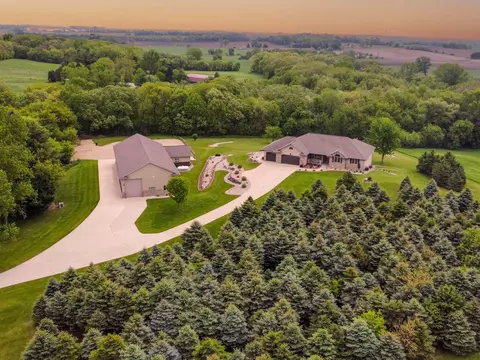 5584 County Rd N, Sun Prairie, WI 53590