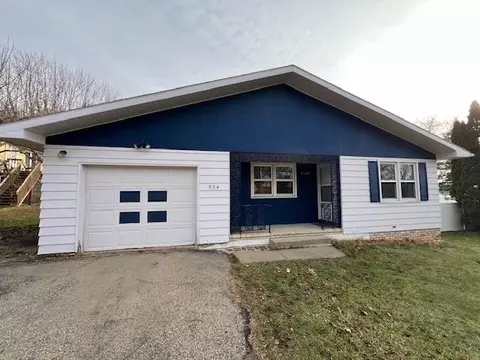 824 Connie Rd, Baraboo, WI 53913