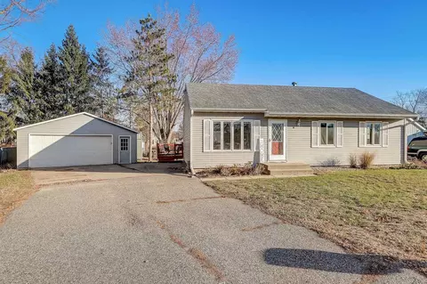 412 8th Street Cir, Prairie Du Sac, WI 53578