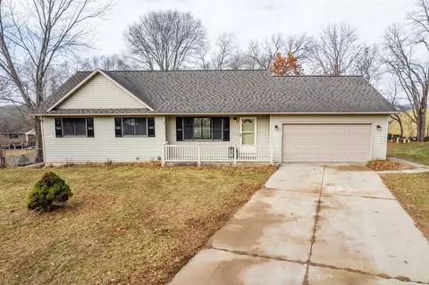 2327 Michael Ct, Reedsburg, WI 53959