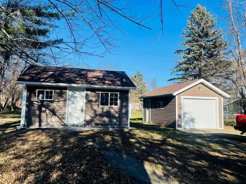 216 W Oak St, Baraboo, WI 53913