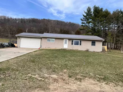 28551 Clary Ln, Richland Center, WI 53581