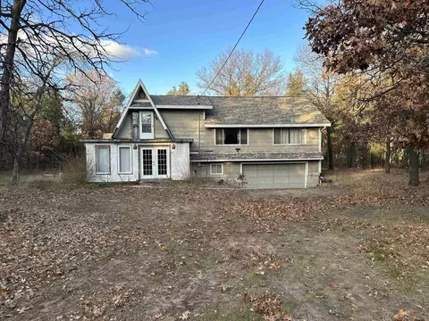 16161618 Campfire Rd, Nekoosa, WI 54457