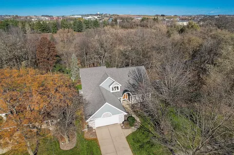 1608 Dover Dr, Waunakee, WI 53597